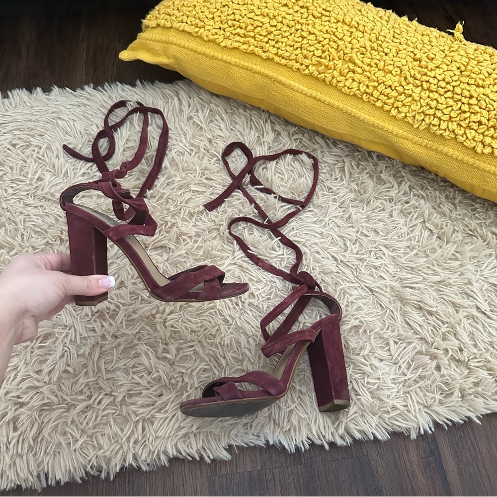 Steve Madden CHRISTEY burgundy red Suede Block tie up heels SIZE 6.5